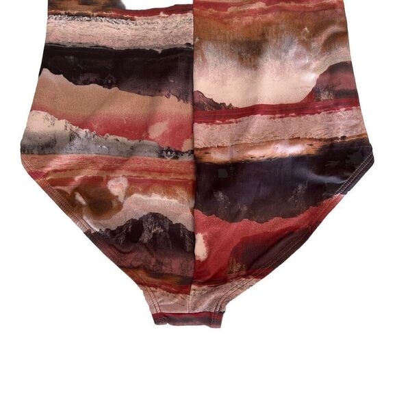 Nike NESSC310-637 SANGRIA Adventure Long-Sleeve One Piece Swimsuit - Picture 4 of 9